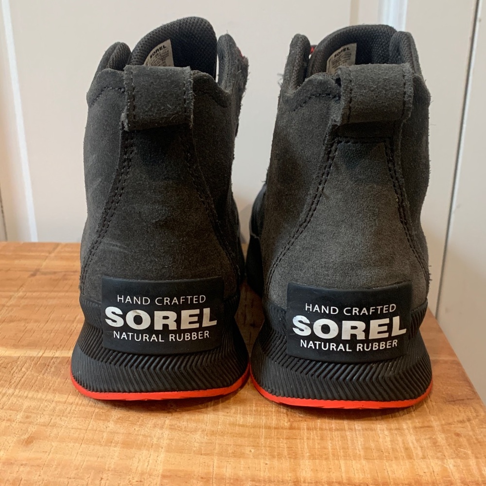 Sorel Kids Black Gray Boots with Red Laces - Picture 2 of 5
